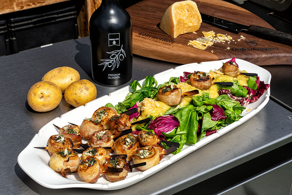 Das Endergebnis: Bacon Wrapped Scallops an Salat mit Kartoffel-Senf-Dressing